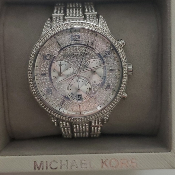Michael Kors Watch - Picture 2 of 8